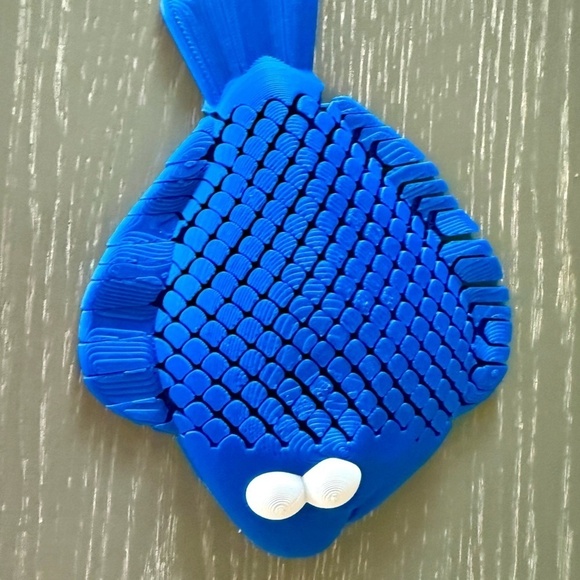 3D printed flexi Blue Fish Pet Toy - Picture 3 of 6